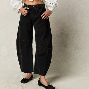 Free People Mid rise Barrel Jeans in Black